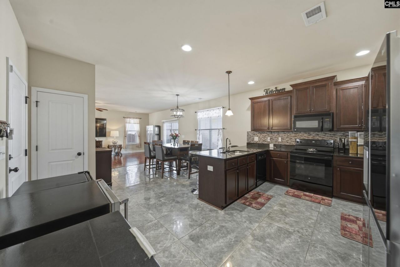 124 Farrow Pointe Lane  Photo 9