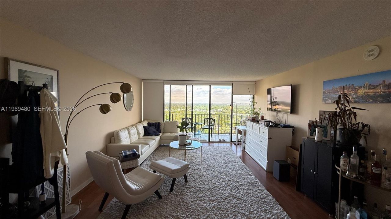 780 NE 69th St , Unit 2008, Miami, FL 33138 Photo