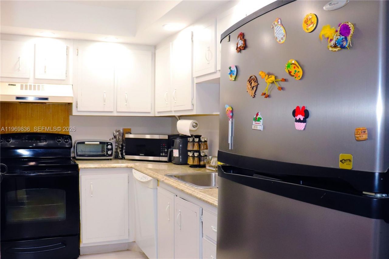 900 Saint Charles Pl , Unit 316, Pembroke Pines, FL 33026 Photo