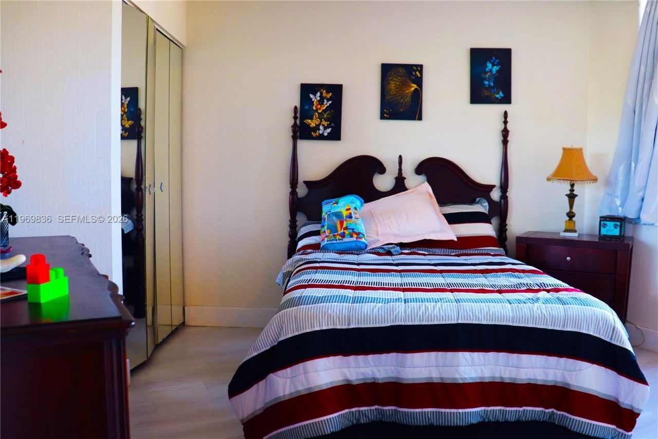 900 Saint Charles Pl , Unit 316, Pembroke Pines, FL 33026 Photo