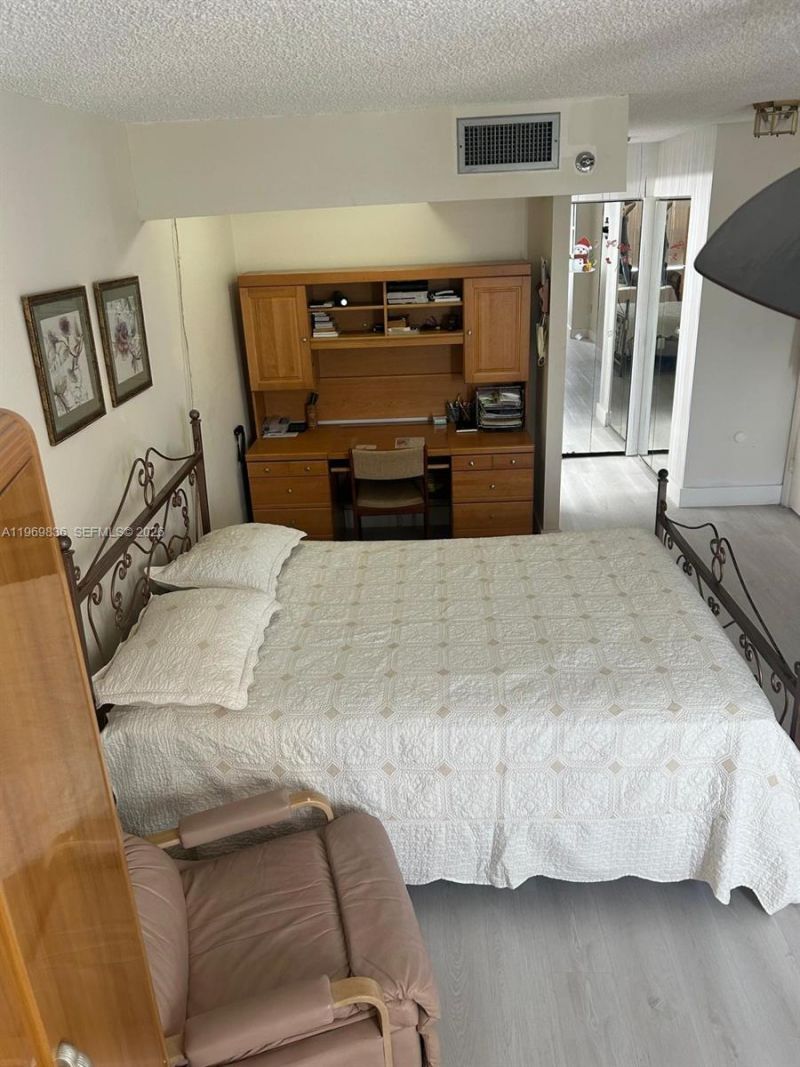 900 Saint Charles Pl , Unit 316, Pembroke Pines, FL 33026 Photo