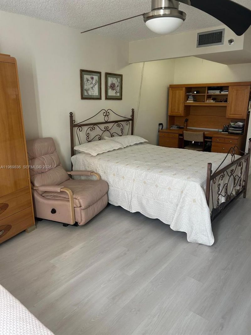 900 Saint Charles Pl , Unit 316, Pembroke Pines, FL 33026 Photo