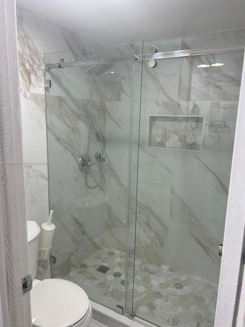 900 Saint Charles Pl , Unit 316, Pembroke Pines, FL 33026 Photo