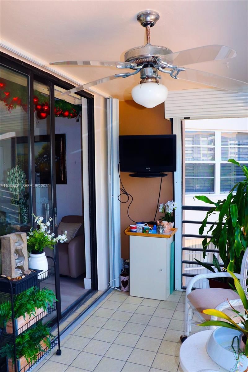 900 Saint Charles Pl , Unit 316, Pembroke Pines, FL 33026 Photo