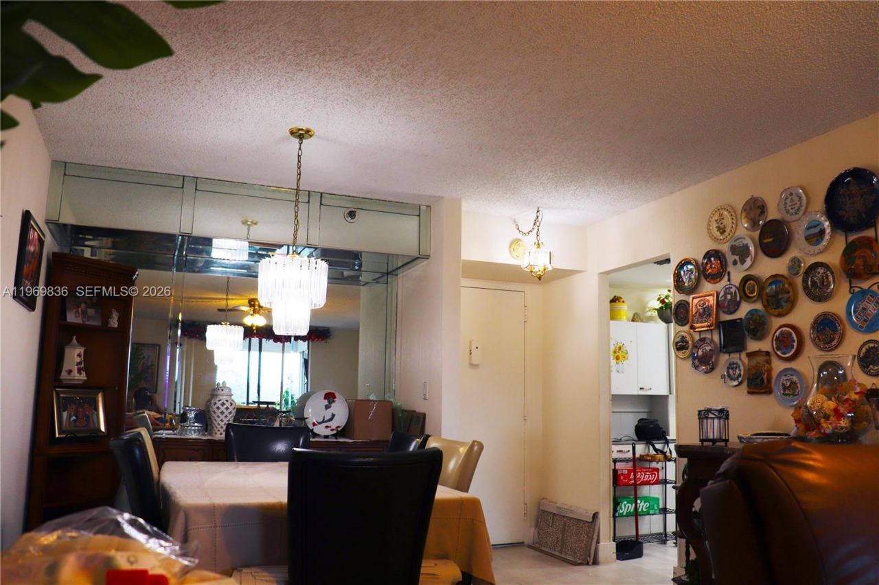 900 Saint Charles Pl , Unit 316, Pembroke Pines, FL 33026 Photo