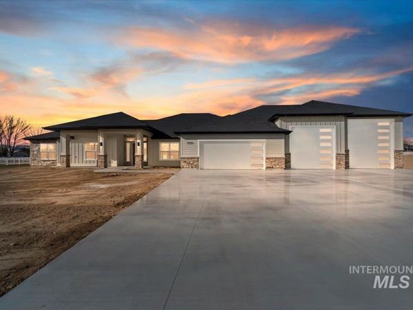 7573 Riverfront Dr, Marsing, ID 83639