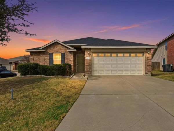 1613 Grassy View Drive, Fort Worth, TX 76177