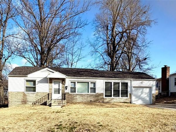 1033 Bakewell Drive , Bellefontaine Nghbrs, MO 63137