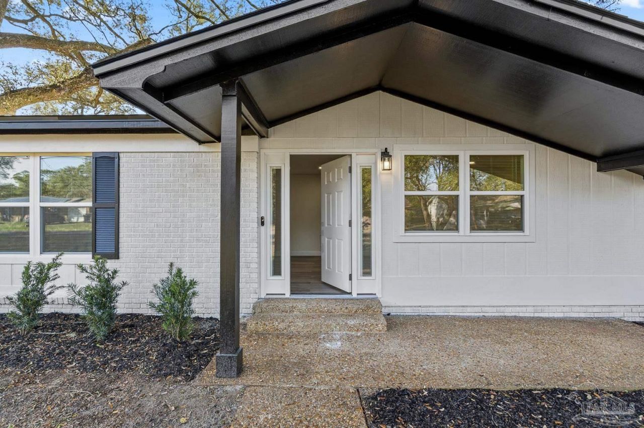 2611 Green Bay Ave, Pensacola, FL 32526 Main Photo