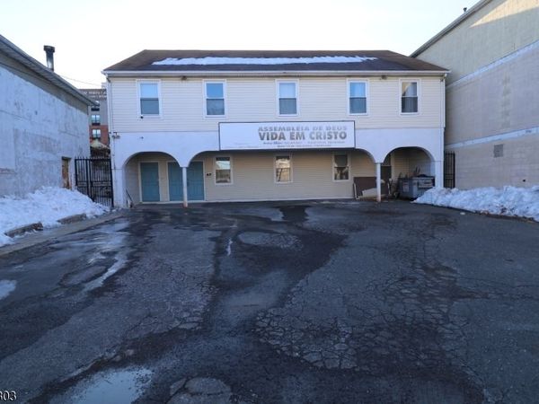 67 Brill St, Newark, NJ 07105