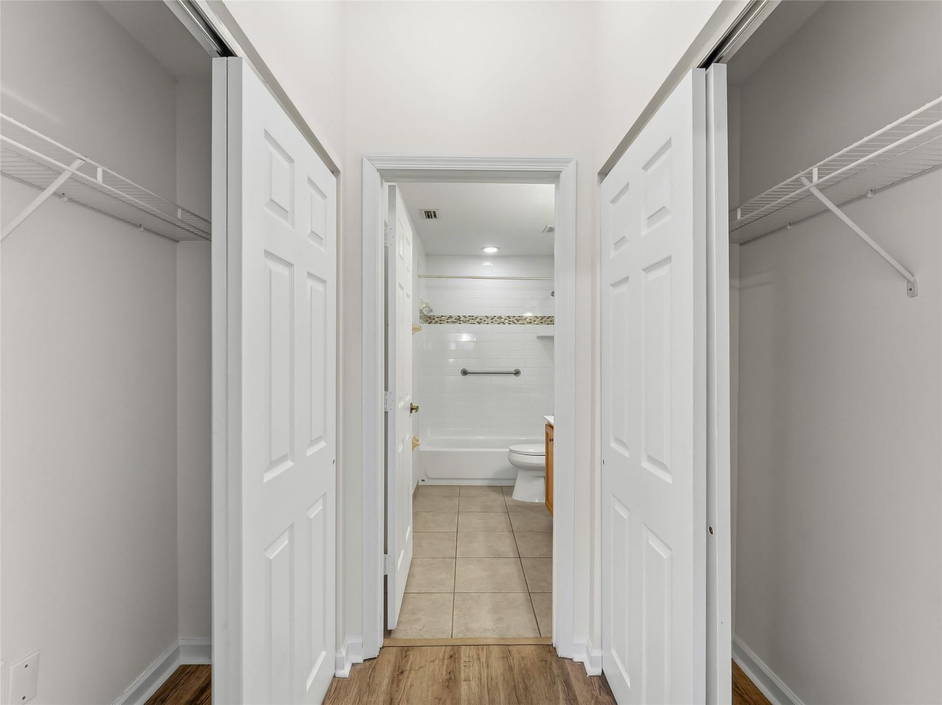 504 7th Square, Unit 103, Vero Beach, FL 32962 Photo