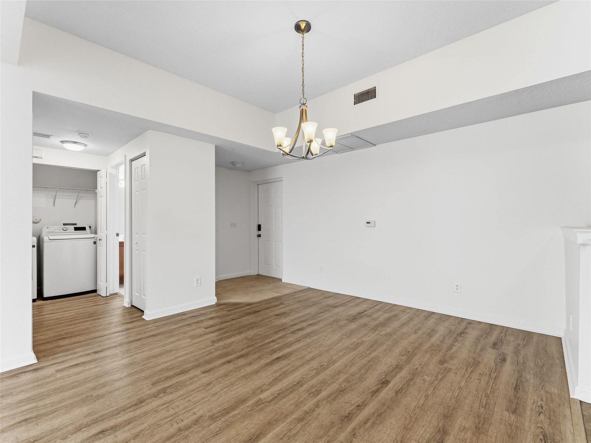 504 7th Square, Unit 103, Vero Beach, FL 32962 Photo