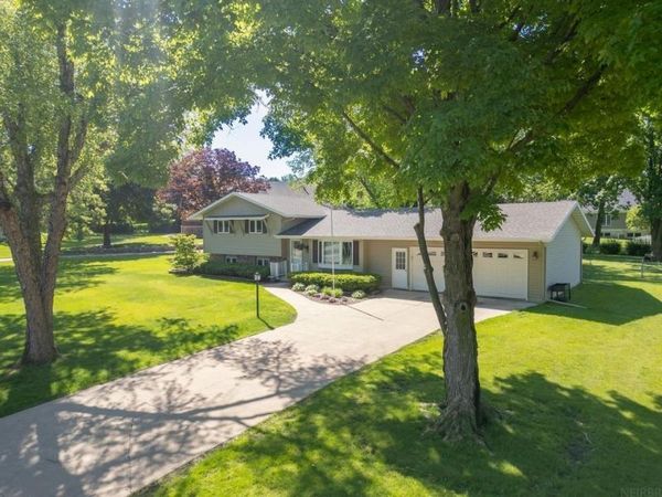 710 3rd Avenue, Charles City, IA 50616