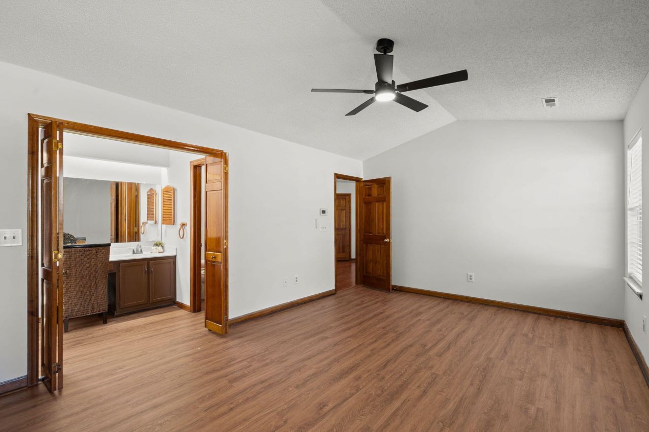 4714 Cotillion Drive Photo 21