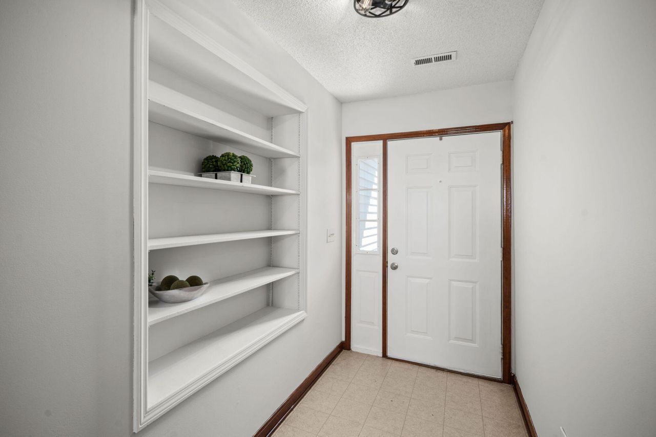 4714 Cotillion Drive Photo 7