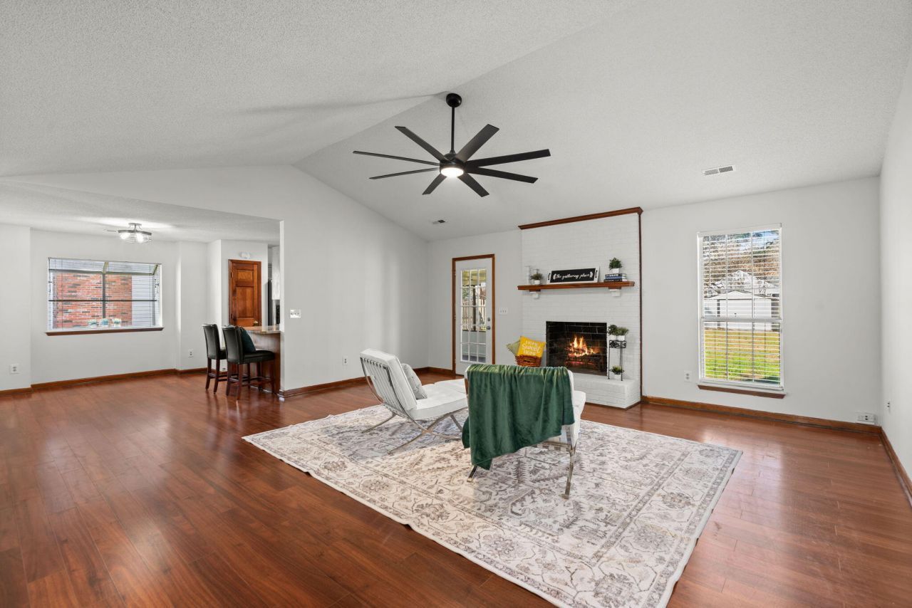 4714 Cotillion Drive Photo 8