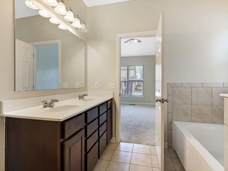 8640 Melton Fields Drive, Blacklick, OH 43004 Photo 21