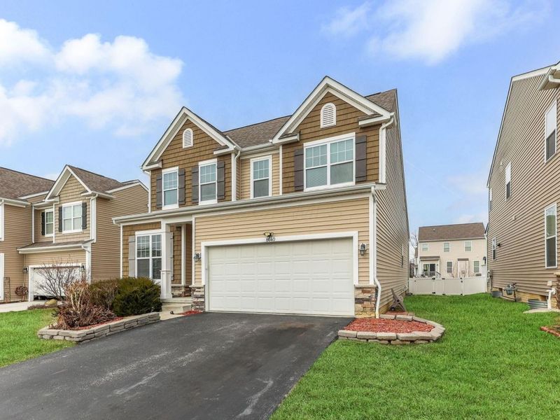 8640 Melton Fields Drive, Blacklick, OH 43004 Photo 4