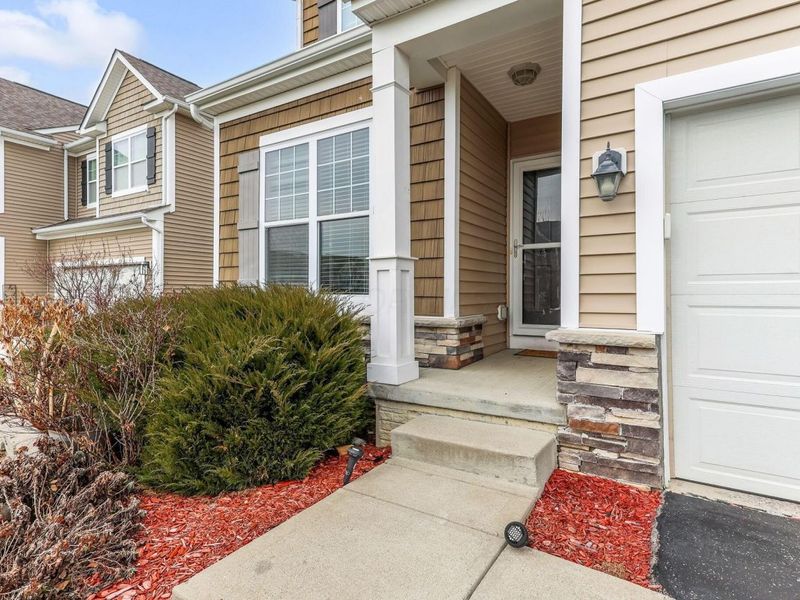 8640 Melton Fields Drive, Blacklick, OH 43004 Photo 5