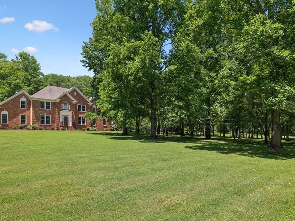 3208 Thoroughbred Dr, Hermitage, TN 37076