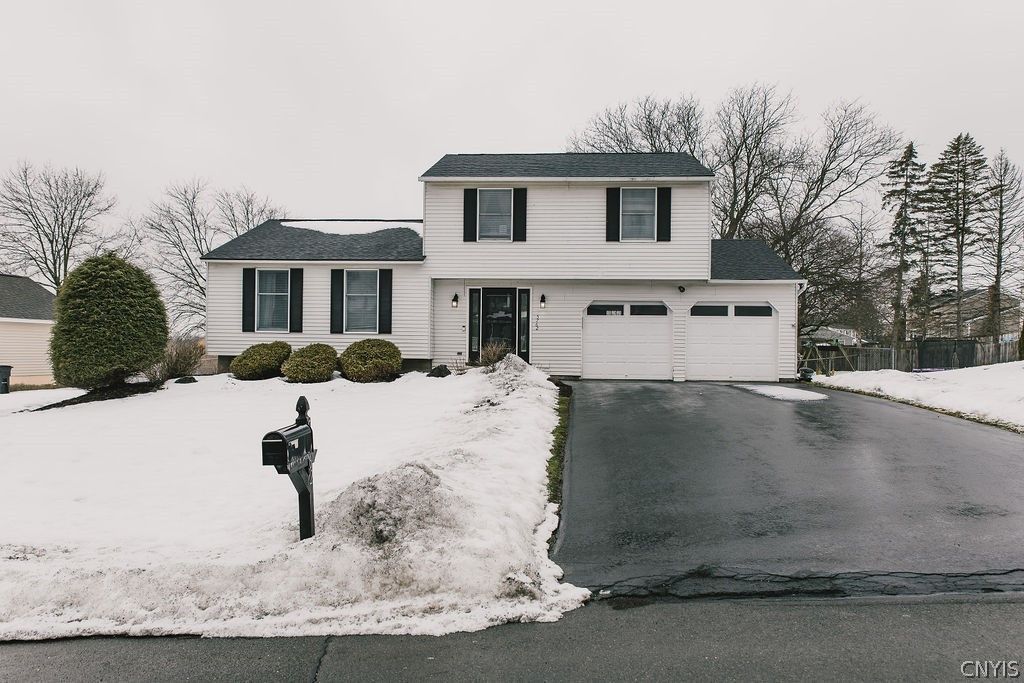 5762 Stonykill Drive, East Syracuse, NY 13057 Main Photo