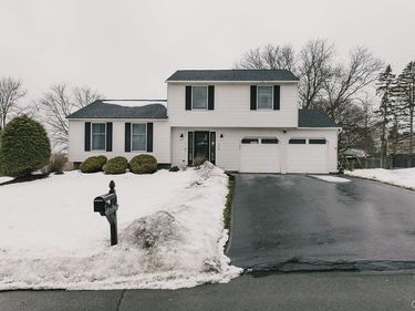 5762 Stonykill Drive, East Syracuse, NY 13057