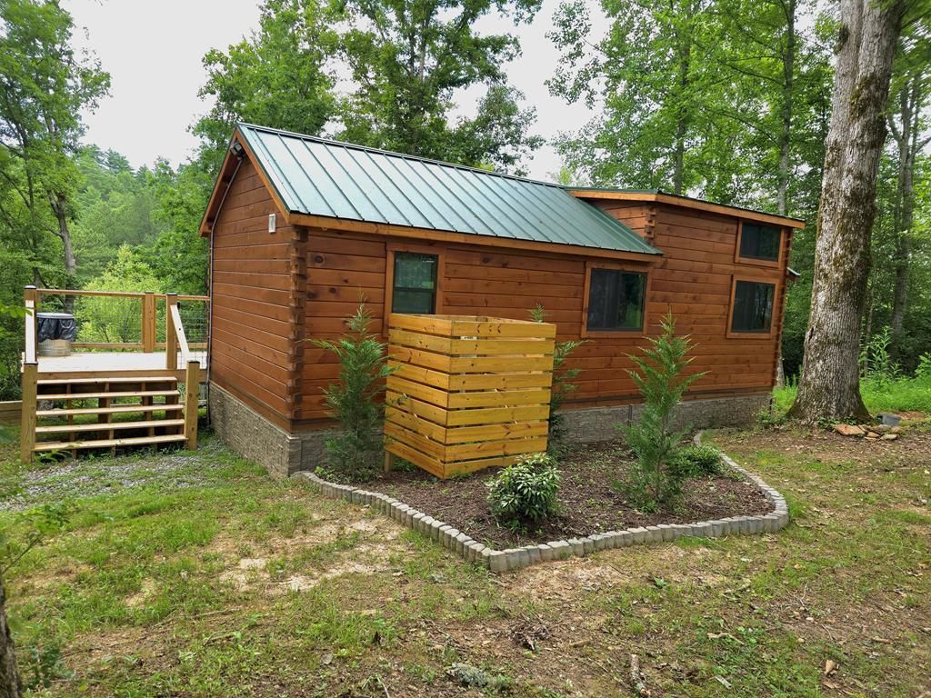 721 Holly Point Drive, Murphy, NC 28906 Main Photo