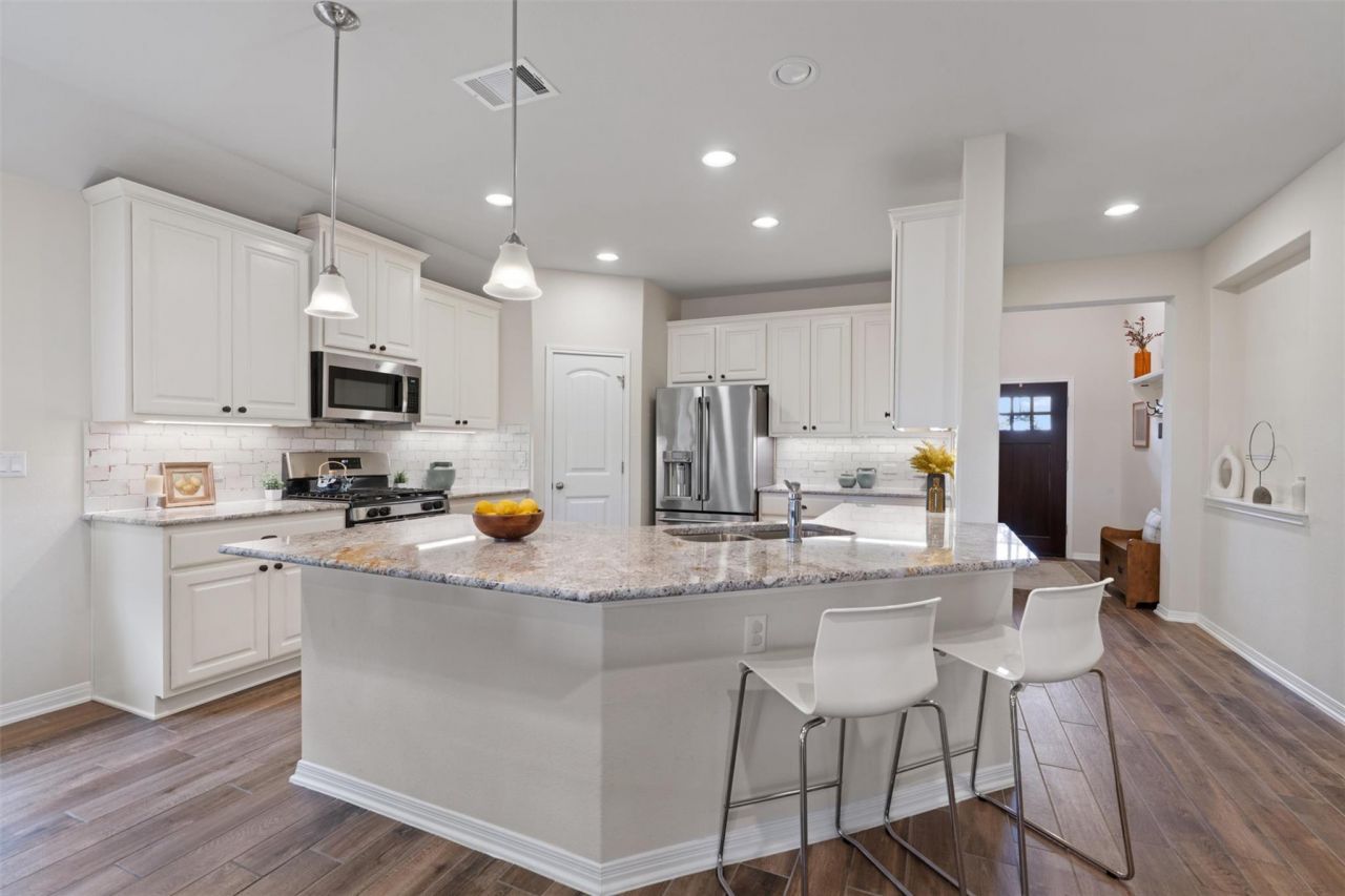 553 Blue Oak Blvd, San Marcos, TX 78666 Main Photo