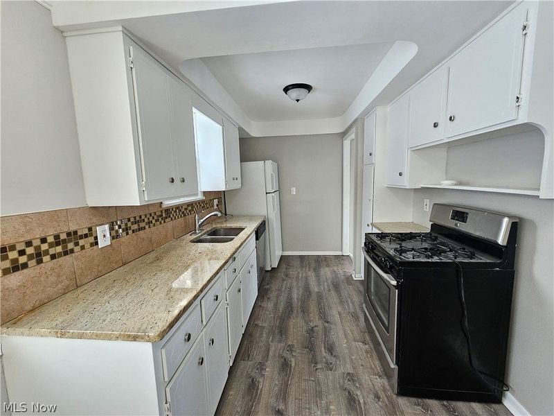 9516 Alexander Road, Cleveland, OH 44125 Photo 11