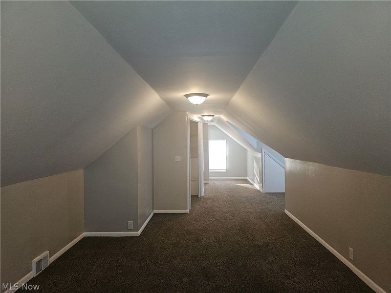 9516 Alexander Road, Cleveland, OH 44125 Photo 24