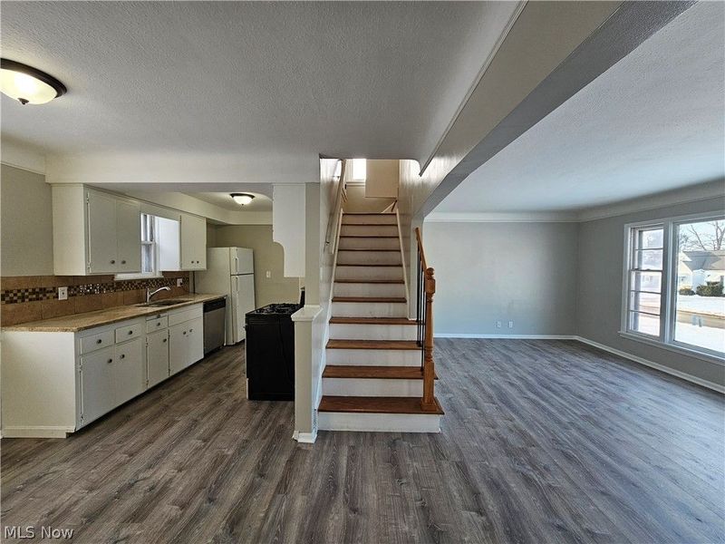 9516 Alexander Road, Cleveland, OH 44125 Photo 7