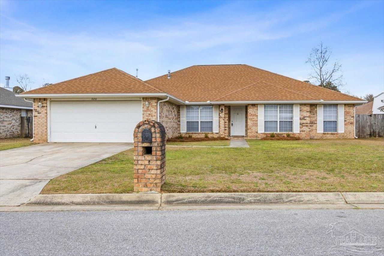 7030 Boo Ln, Pensacola, FL 32526 Main Photo