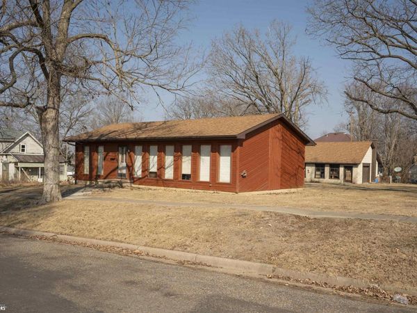 735 Clark Street, Warsaw, IL 62379