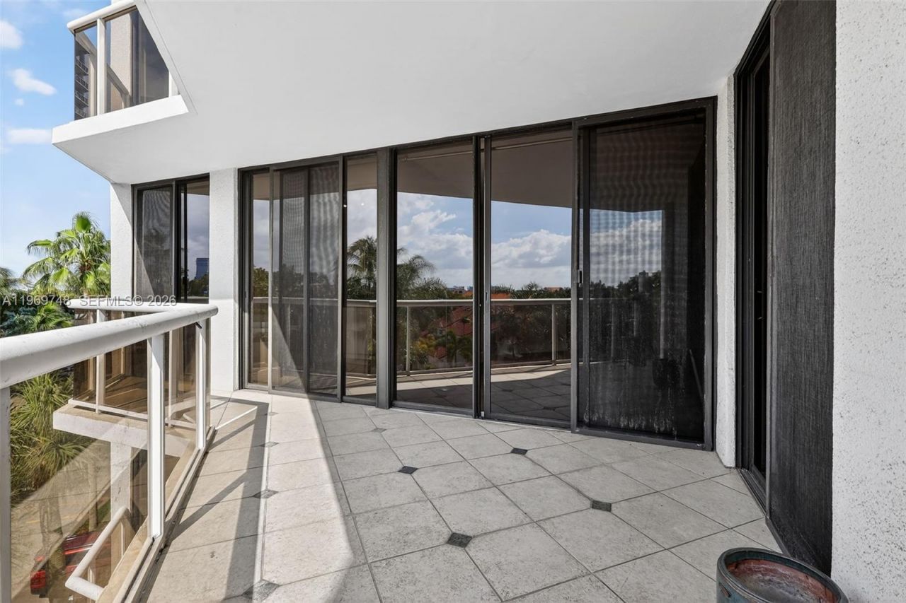 3610 Yacht Club Dr , Unit 414, Aventura, FL 33180 Photo