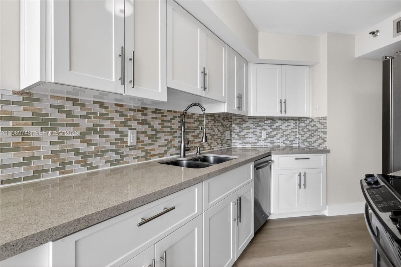 3610 Yacht Club Dr , Unit 414, Aventura, FL 33180 Photo