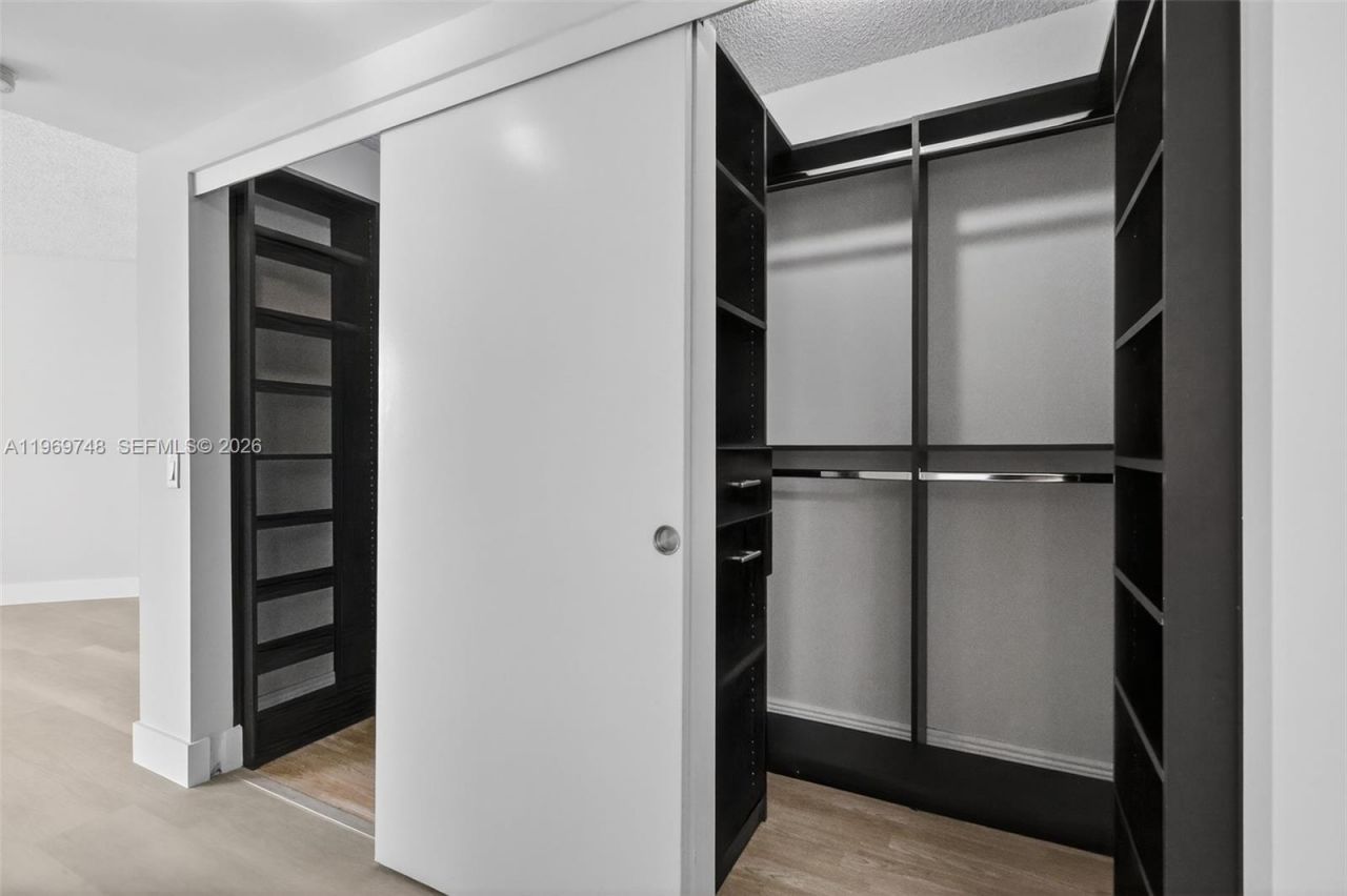 3610 Yacht Club Dr , Unit 414, Aventura, FL 33180 Photo