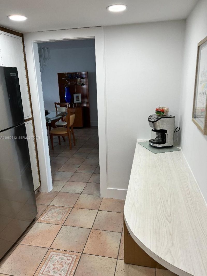 5005 Collins Ave, Unit 1404, Miami Beach, FL 33140 Photo