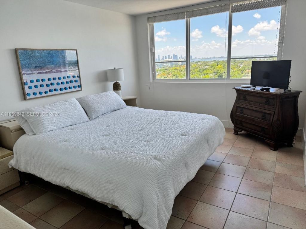 5005 Collins Ave, Unit 1404, Miami Beach, FL 33140 Photo