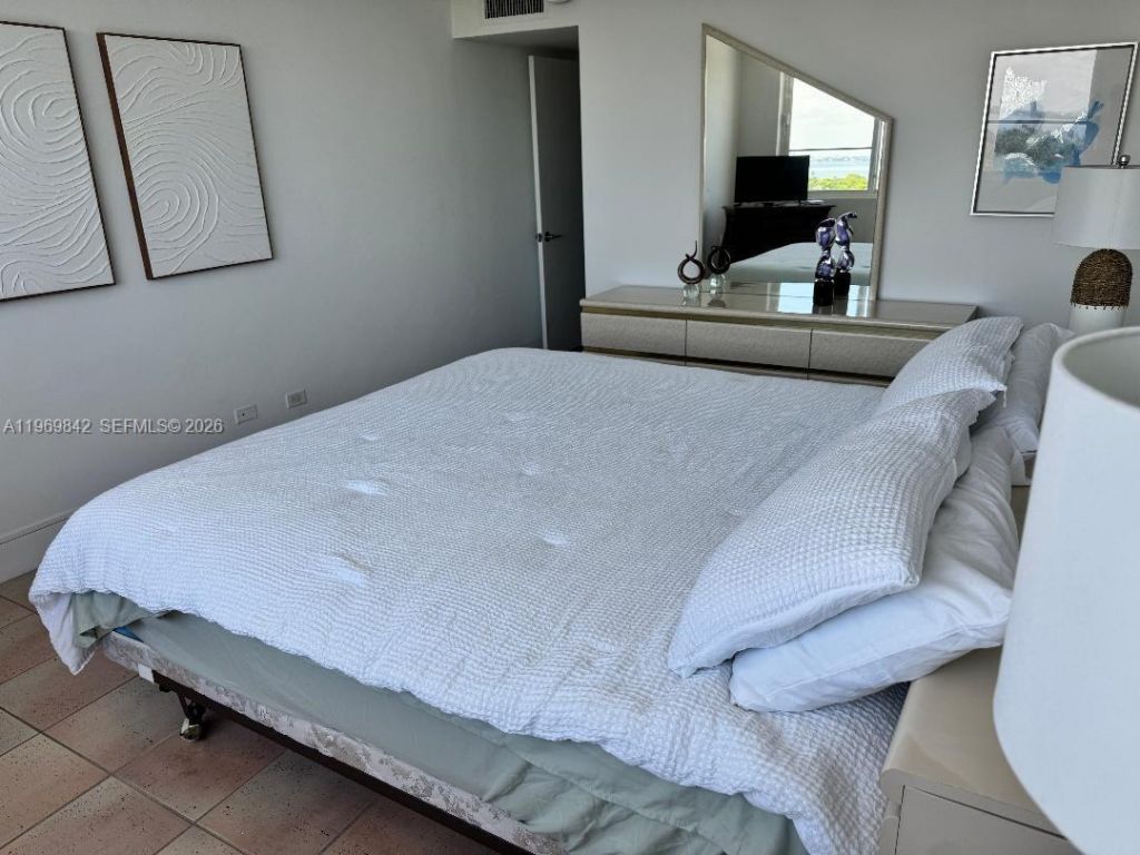 5005 Collins Ave, Unit 1404, Miami Beach, FL 33140 Photo