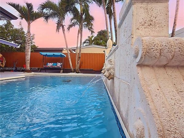 300 NW 77th Way, Pembroke Pines, FL 33024