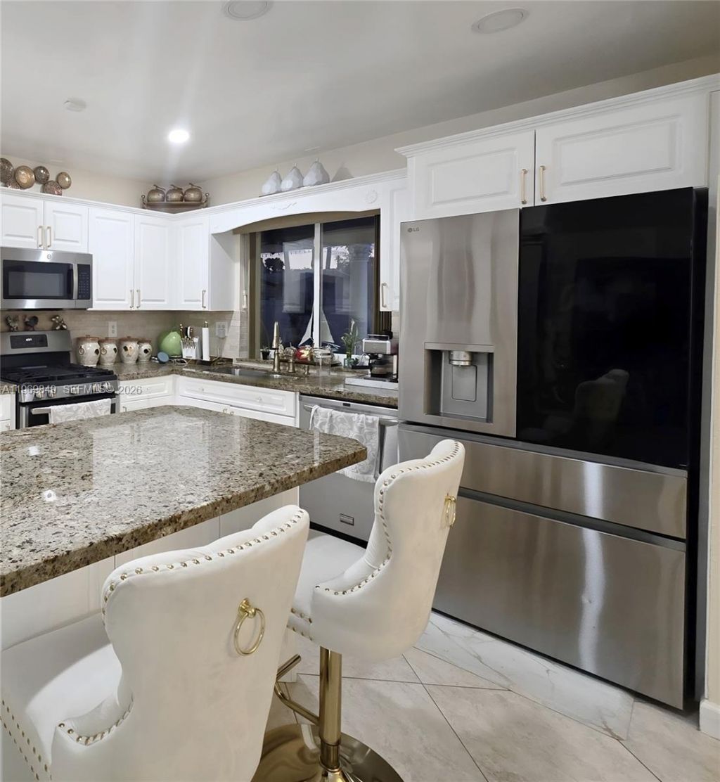 300 NW 77th Way, Pembroke Pines, FL 33024 Photo