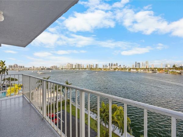 16570 NE 26th Ave, Unit 5J, North Miami Beach, FL 33160