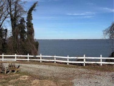 475 James River Overview, Spring Grove, VA 23881