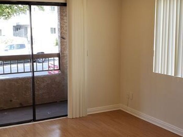 330 Cameron Place, Unit 1, Glendale, CA 91207