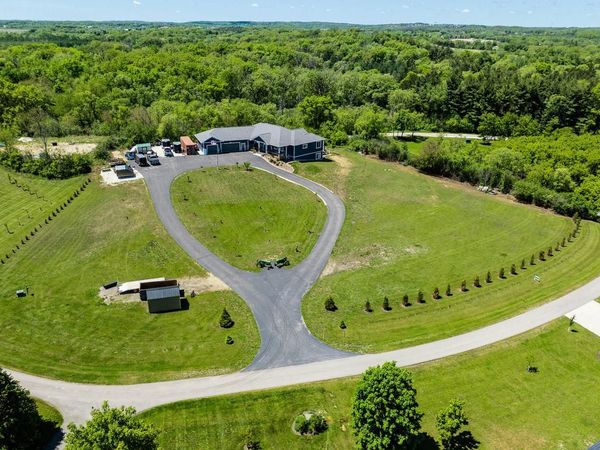 2578 Back ROAD, Burlington, WI 53105