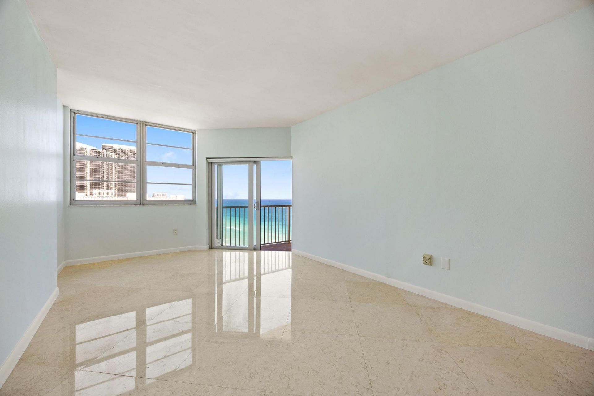 1950 S Ocean Drive, Unit PHB, Hallandale Beach, FL 33009 Photo