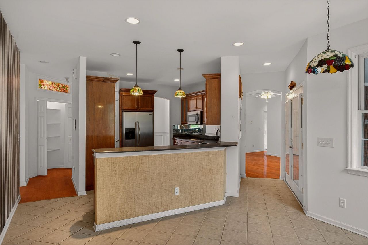 161 Davis Terrace Photo 11