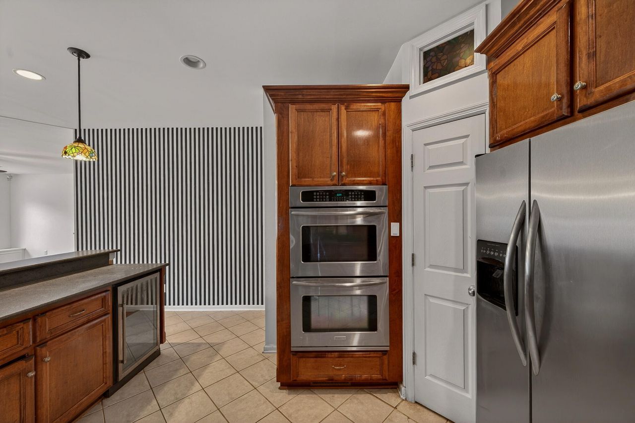 161 Davis Terrace Photo 12