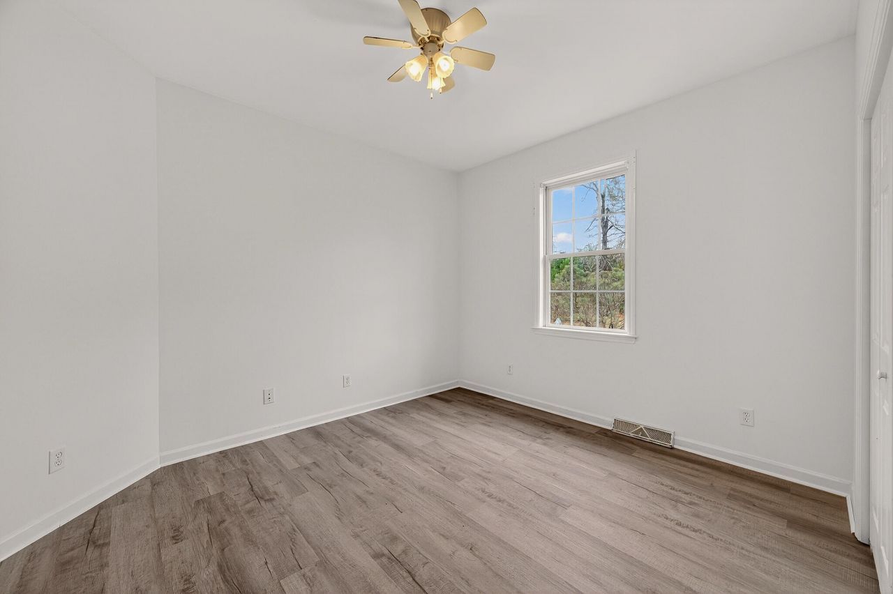 161 Davis Terrace Photo 19