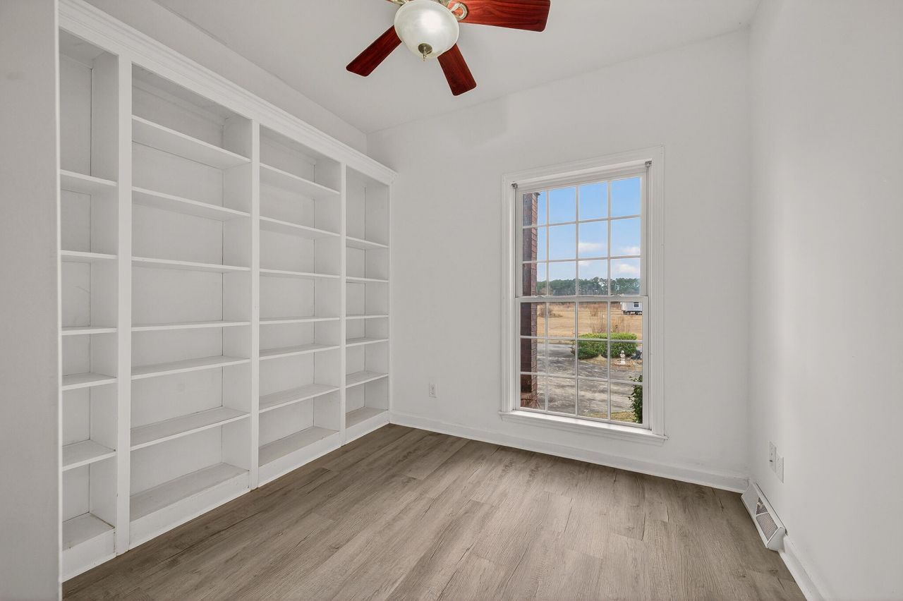 161 Davis Terrace Photo 22